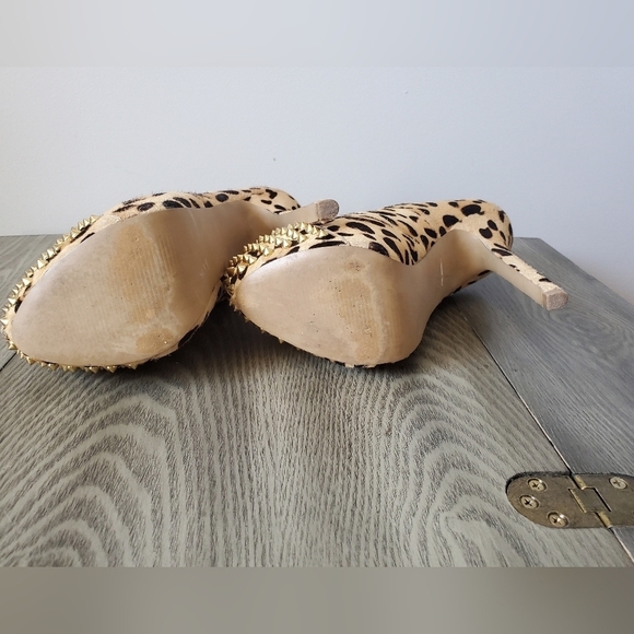 Steve madden fur leopard print studded stilettos. Size  8 - Picture 12 of 14